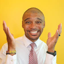 Esaw Hunter's Instagram, Twitter & Facebook