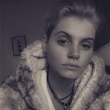 Claire Rutter (Rutterzz)