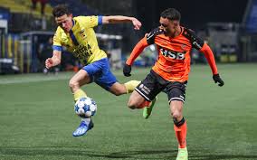Cambuur high resolution stock photography and images alamy. Cambuur In Slotfase Onderuit Tegen Fc Volendam Leeuwarder Courant