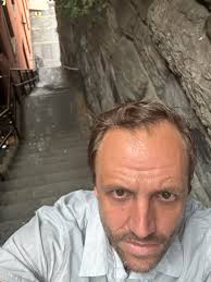 I haven't seen any posts about this, has anyone been to the exorcist stairs  in Georgetown? Lol I thought it would be kinda neat to go see! Plus  transformers statues? Those still