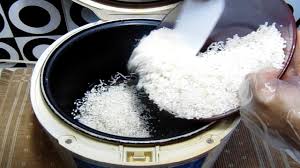 Jenis plastik ini punya titik leleh tinggi sehingga akan meleleh atau melunak di atas suhu 100°c. Cara Praktis Mudah Membuat Lontong Dengan Rice Cooker Youtube