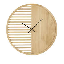 Horloge En Chene Semi Ajouree Aiguilles Noires D80 Yoko Maisons Du Monde