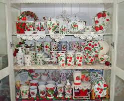 strawberry kitchen