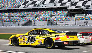 The doors on a nascar car do not open. Nascar Experience Daytona Speedway