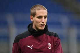 Make your way from parma to milan by train in under an hour on the direct trains by trenitalia. Ac Milan Close The Transfer Of Right Back To Parma On A Loan With Obligation To Buy The Ac Milan Offside