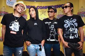 Explore tweets of slank @soal_slank on twitter. Slank Selamat Karena Kasih Ibu