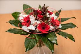 Darujte své lásce k valentýnu jedinečný dárek v podobě romantické květiny, šperku, sladkostí, wellness nebo romantický víkend. Soutez Proc Zeny Nedostavaji Kvetiny A Kdyz Tak Jen Na Valentyna Spolecnost Zpravy Budejcka Drbna Zpravy Z Ceskych Budejovic A Jiznich Cech