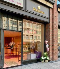 Maanesten blev lanceret af lotte venø callesen i 2006, og har med brandet skabet en stil, der former sig efter tidens. Maanesten Grand Opening Im Wunderschonen Hamburg Kommt Facebook