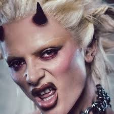 Katie Speck's Instagram, Twitter & Facebook