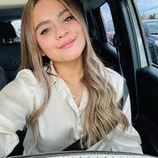 Jessica Puentes's Instagram, Twitter & Facebook