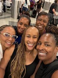 Allison Tyrrell's Instagram, Twitter & Facebook