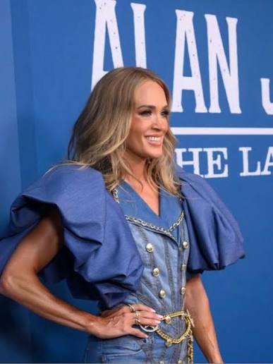 Carrie Underwood at Alan Jackson's “Last Call: One More for the Road -The  Finale” Concert ✨ 📸: gettyimages #carrieunderwood #alanjackson #redcarpet  #concert #photos @carrieunderwood