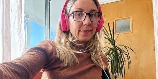 Beth Dunleavy's Instagram, Twitter & Facebook