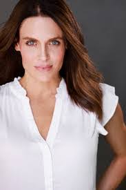 Kerry Lott's Instagram, Twitter & Facebook