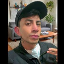 AARÓN: ¡SOY TIKTOKER! 😂🤭 — Jefa: ¿Por qué dices que es un juego muy  difícil, Aarón? — Aldo: Porque no se sabe las ciudades jajaja. — Aarón:  ¡Soy tiktoker! 😂 — Mar: