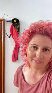 ¡Cuidado con las maderas de casa! Un pájaro con mucho apetito anda suelto.,  Nuevo elemento creado y colocado. , Cada elemento empieza hablando con el  cliente, la creación del boceto, digitalización en ...