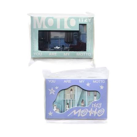 READY STOCK ITZY - [Motto] (Poca Album Ver.) Harga jika beli di wa/line:  Appmus: IDR 195,000 Harga jika beli di marketplace: Appmus: IDR 255,000  DETAIL: A Ver. - Outbox A / 1ea -