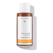 Questo bagno di vapore per il viso è la preparazione ideale per la pulizia profonda o una terapia intensiva. Bagno Di Vapore Per Il Viso Dr Hauschka Cosmetics Tesori Della Natura Trasformati Per Te