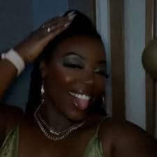 Carla Auguste's Instagram, Twitter & Facebook