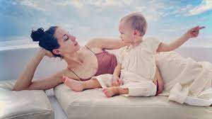 Troian bellisario celebrated her 32nd birthday on october 28, 2017 and the pretty little liars cast sent her it's kind of like driving a car and when you tap into the fact that everybody's in giant, very fast. Serienstar Troian Bellisario Teilt Seltenes Familien Pic Promiflash De