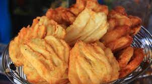 May 29, 2021 · panaskan minyak masukkan kol goreng hingga layu angkat tiriskan panaskan minyak masukkan semua bahan sambal goreng hingga matang siapkan cobek masukkan sambal, garam, kaldu, gula merah uleg hinga halus Hanya Di Manado Makan Pisang Goreng Pakai Sambal Lifestyle Liputan6 Com