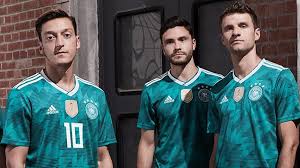 Mats hummels (l) und thomas müller. Germany S Mueller Ozil And Can Ruled Out Of Brazil Friendly Eurosport