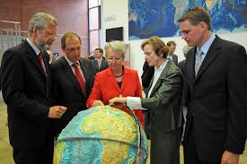 Jürgen hutter, gebietsdirektor, selbstständiger finanzberater deutsche bank. Prof Dr Karin Lochte Erhalt Deutsche Bank Ifm Geomar Meeresforschungspreis Geomar Helmholtz Zentrum Fur Ozeanforschung Kiel