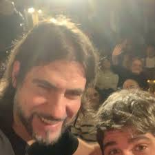 Mucha emoción hoy. Es un día distinto. @manumiguezmusica y yo tenemos un  ritual de ensayo el día de concierto en @cafelibertad8 . Nos tomamos un  café, nos contamos las alegrías y alguna pena. Le ...