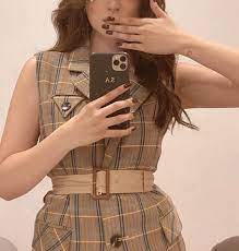 We did not find results for: 20 Mirror Selfie Poses To Try