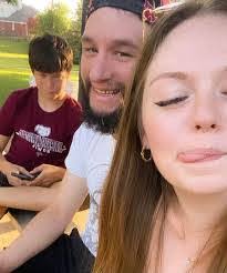 Dustin Atteberry's Instagram, Twitter & Facebook