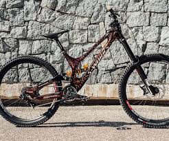 Professional guide to the best downhill mountain bike that will keep you flying down the hill. Best Mtb Downhill Bikes Of 2017 The 9 Hottest Bikes