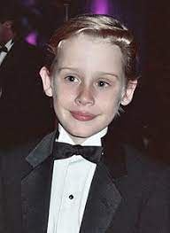 Macaulay culkin ممثل هوم الون. Ù…Ø§ÙƒÙˆÙ„ÙŠ ÙƒÙˆÙ„ÙƒÙŠÙ† ÙˆÙŠÙƒÙŠØ¨ÙŠØ¯ÙŠØ§