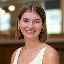 Eva Ott's Instagram, Twitter & Facebook