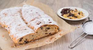 Gelingsicheres Rezept Fur Christstollen Mit Marzipan Im Teig Ein Klassischer Weihnachtsstollen Mit W Christstollen Rezept Christstollen Backen Macht Glucklich