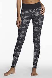 Avec son dessin purement sportif, ce legging pour femme t'apportera un vrai style fashion avec son imprimé camouflage. Nadi Leggings 2 Fur 24 Fur Neue Vip S Fabletics