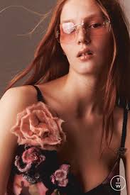 Fashion model Isabel Monsees and their looks