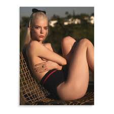 Amazon.com: WSXCWQ Póster de la actriz Anya Taylor Joy - Póster de arte sexy,  2 lienzos, decoración de pared, sala de estar, dormitorio, impresión de  imagen sin marco, 12 x 16 pulgadas (