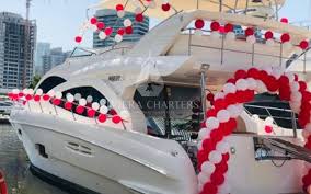 Some boat parades change their theme each year, while others have the same theme year after year. Yacht Theme Party Riviera Charters