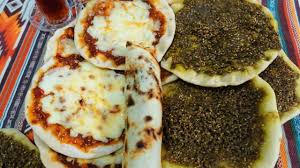 مناقيش أيام زمان مناقيش زعتر مناقيش محمرة بالفرن و من دون فرن زعتر و محمرة مناقيش طرية youtube food dishes baking bread recipes cooking recipes