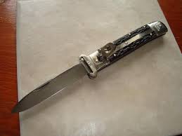 A sharp knife provides workers more control, as a dull one can easily slip and cause an injury. Switchblade Ultimate Pop Culture Wiki Fandom