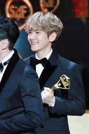 Mai 1992 in bucheon, südkorea), besser bekannt als baekhyun, ist ein südkoreanischer sänger und schauspieler. Dailyexo Baekhyun 161231 2016 Sbs Drama Awards Credit