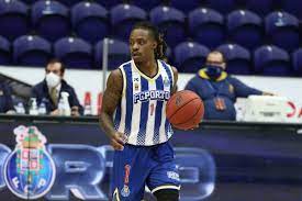 Depois de terem sido derrotados na. Basquetebol Fc Porto Esmaga Academica E Continua Na Perseguicao Ao Lider Jornal Universitario Do Porto