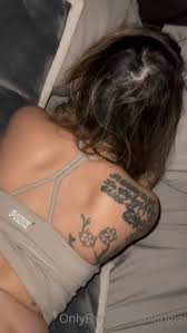 Fucking hard while she calling her bf, dont miss the end🤤🍌🍑 - EroMe