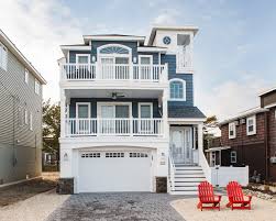 In fact, we have several beach house floor plans uniquely configured for narrow. Narrow Lot Beach Home Beach Style New York By Michael Pagnotta Architects Pc