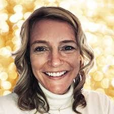 Kelsey Wicks's Instagram, Twitter & Facebook