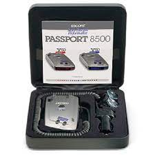 Warning tones get progressively louder as a threat approaches, and users can set the unit to deliver warnings. Escort Passport Xt 8500 X50 Euro Radar Warner