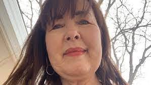 Sheila Heiser's Instagram, Twitter & Facebook