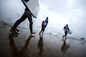 A opinião que conta está de regresso às conversas de esquina. O Surf Em Portugal Tornou Se Negocio Descontrolado Denuncia Deco Deco Publico