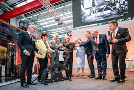 Nff building (hbs 42) phone: Niedersachsisches Forschungszentrum Fahrzeugtechnik Nff Eilt Charlie Chaplin Auf Der Eroffnung Des Leichtbaucampus Open Hybrid Labfactory In Wolfsburg Gesichtet Weitere Informationen Dazu Unter Www Nff Tu Braunschweig De Mobilitaet