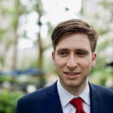 Elizabeth Ralph (@EFRalph)